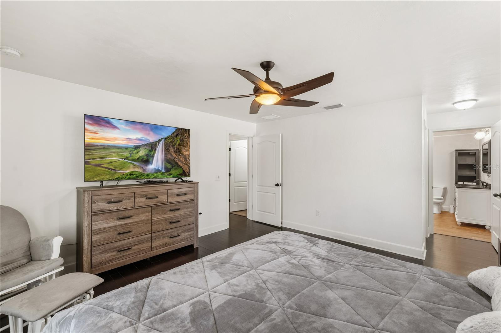 Image 10 of 32 For 3353 71st Avenue