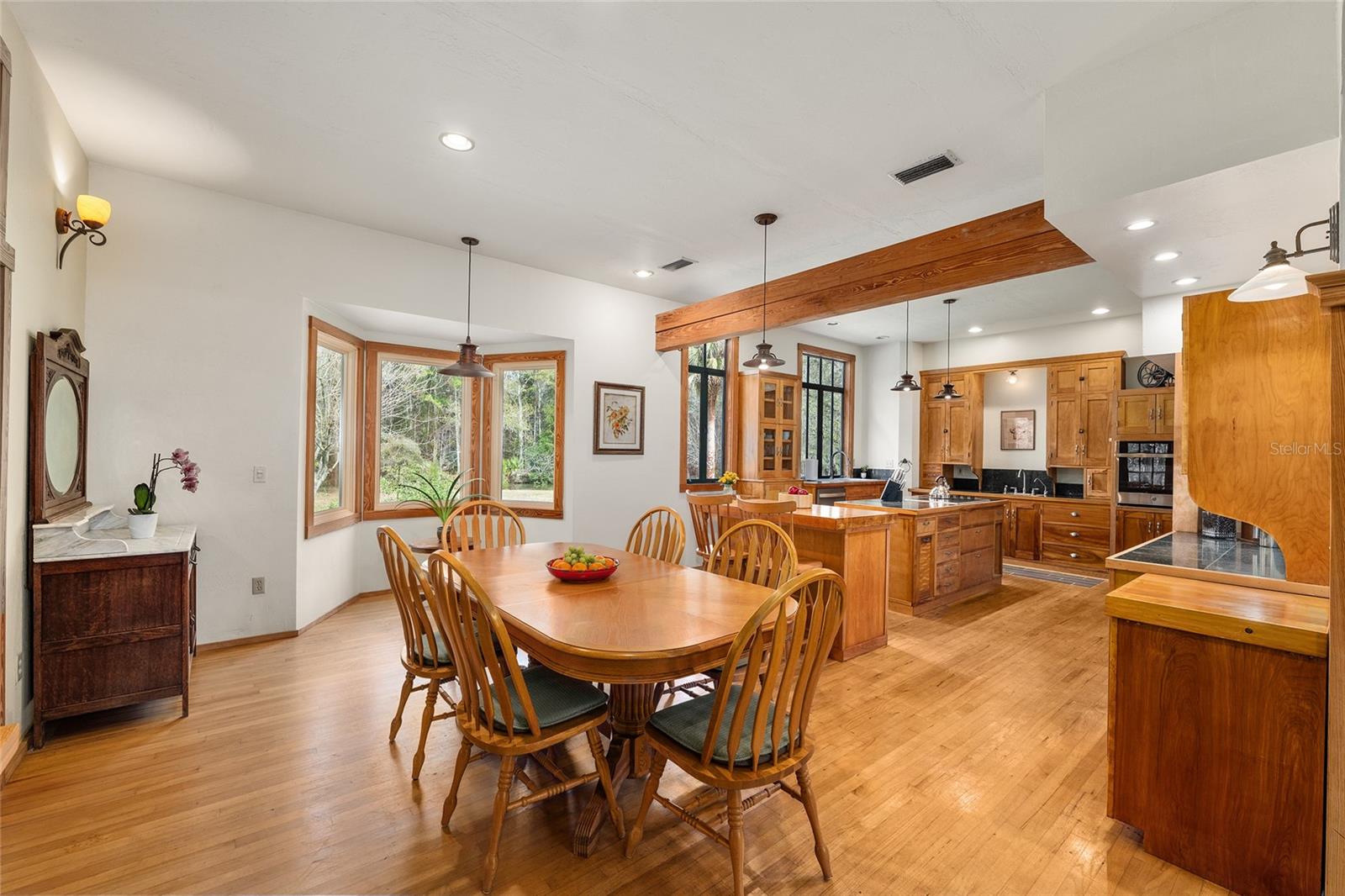 Image 25 of 88 For 21736 75th Avenue Road