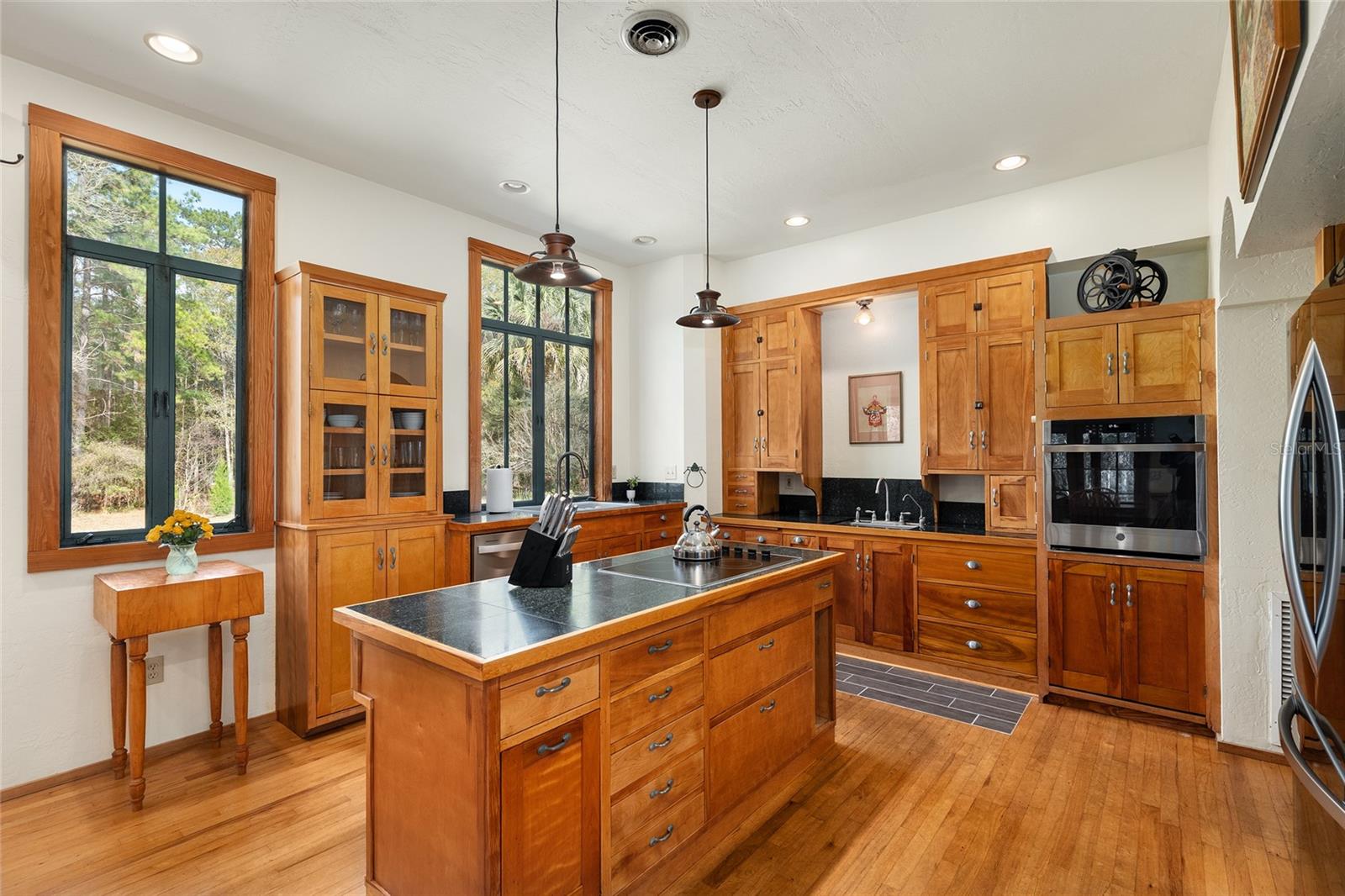 Image 28 of 88 For 21736 75th Avenue Road