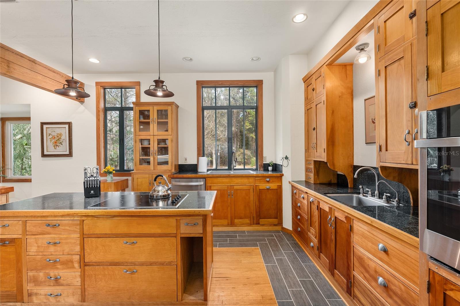 Image 31 of 88 For 21736 75th Avenue Road