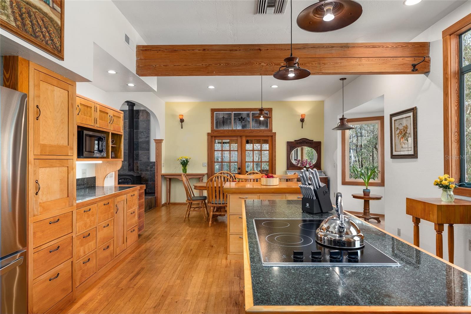 Image 34 of 88 For 21736 75th Avenue Road