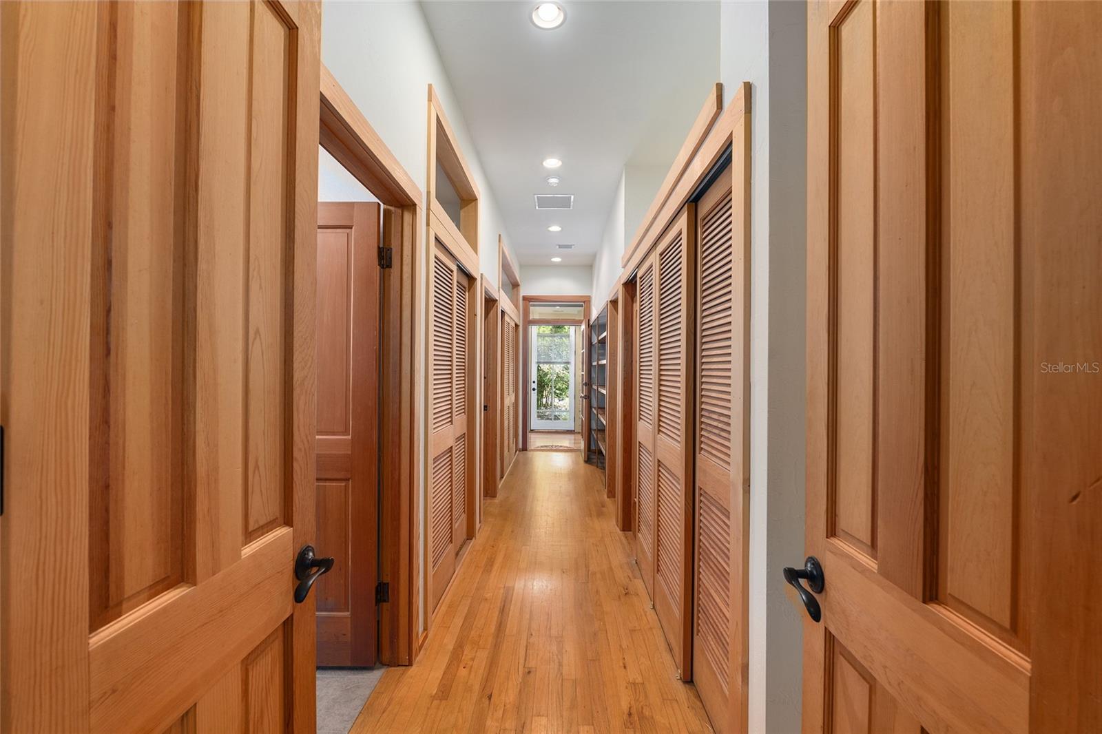 Image 37 of 88 For 21736 75th Avenue Road