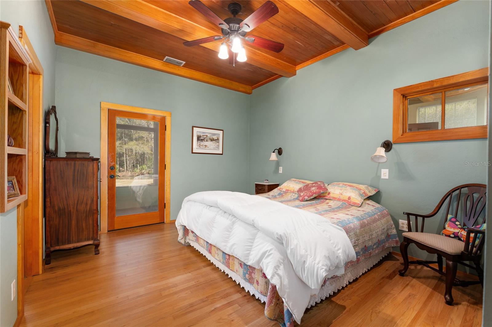 Image 39 of 88 For 21736 75th Avenue Road