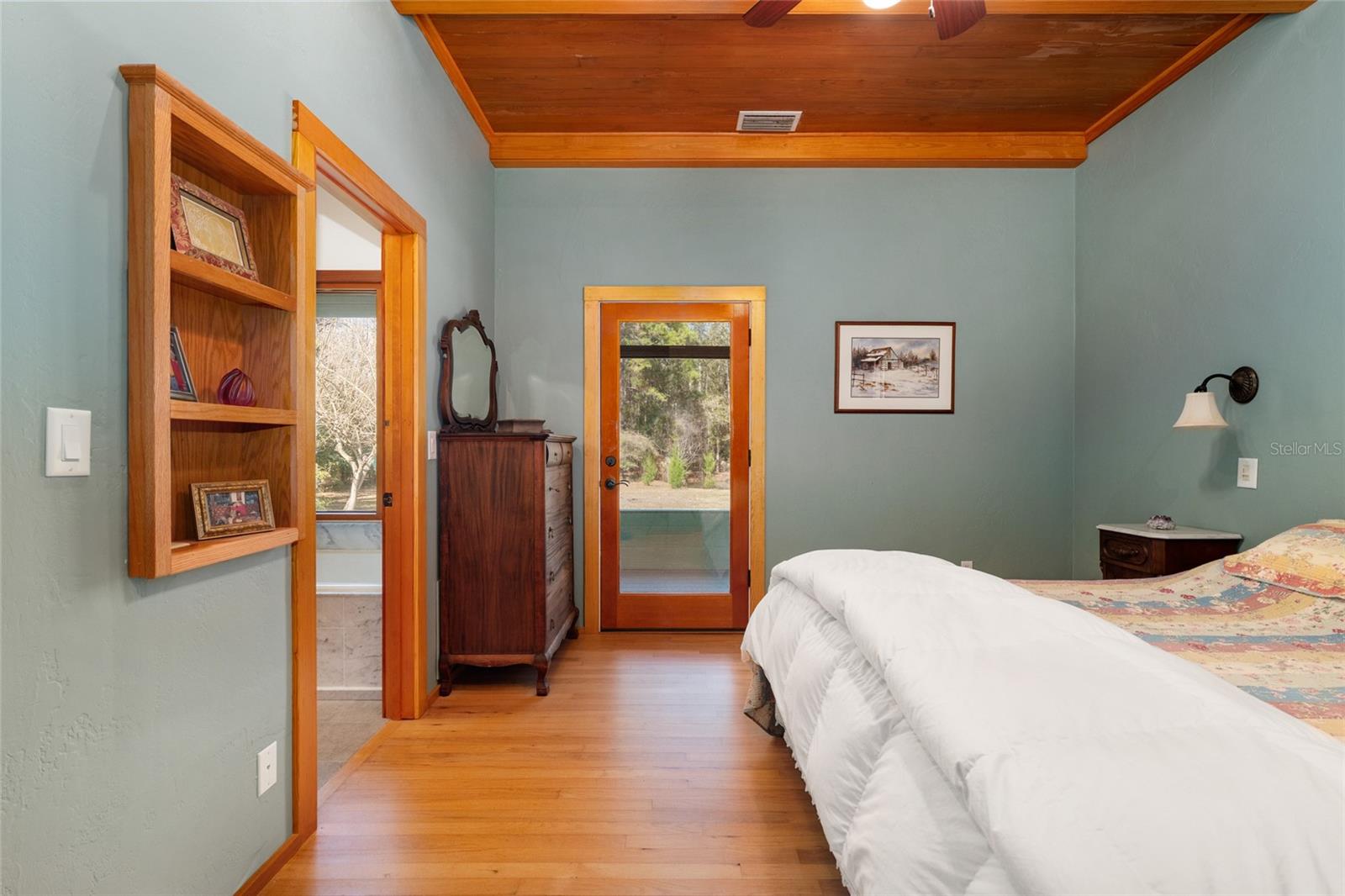 Image 41 of 88 For 21736 75th Avenue Road