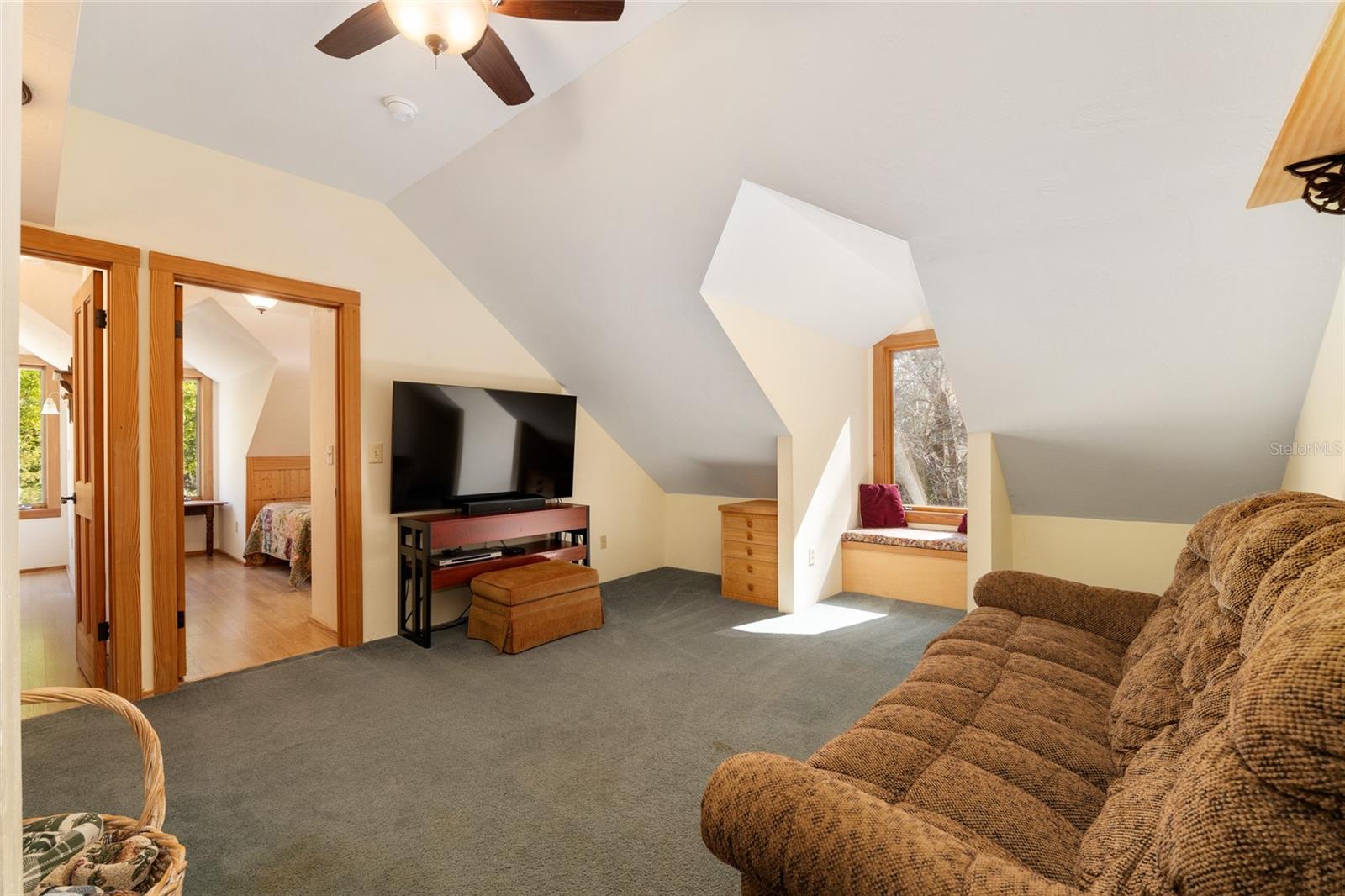 Image 53 of 88 For 21736 75th Avenue Road