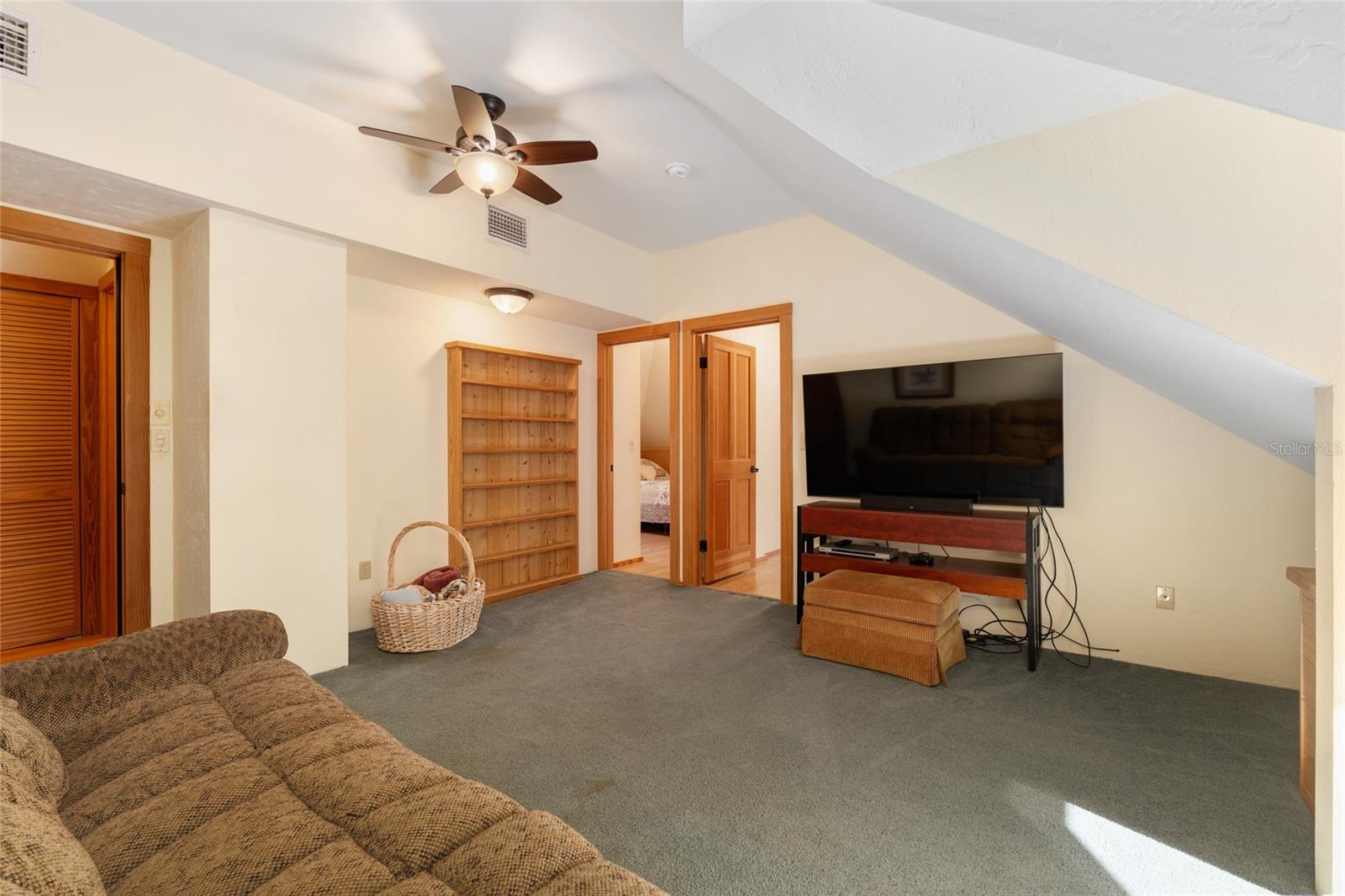 Image 54 of 88 For 21736 75th Avenue Road