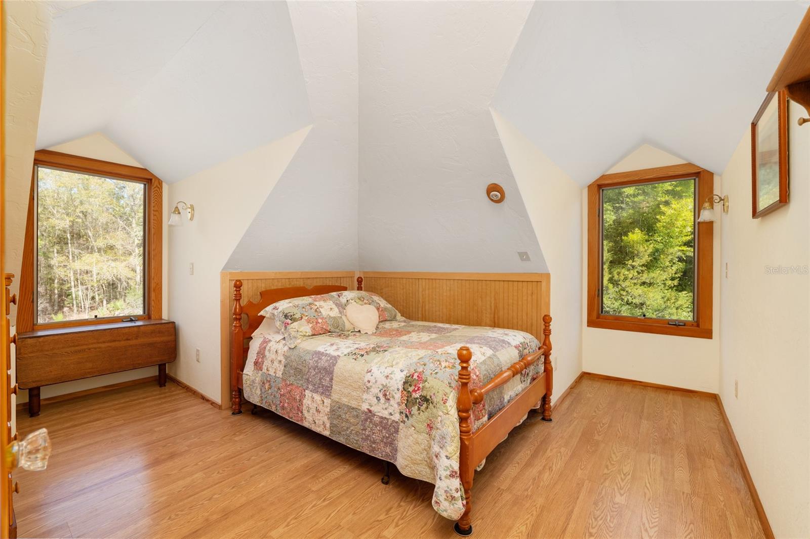 Image 61 of 88 For 21736 75th Avenue Road