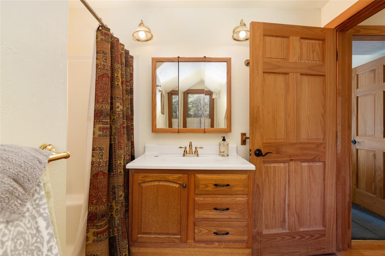 Image 63 of 88 For 21736 75th Avenue Road