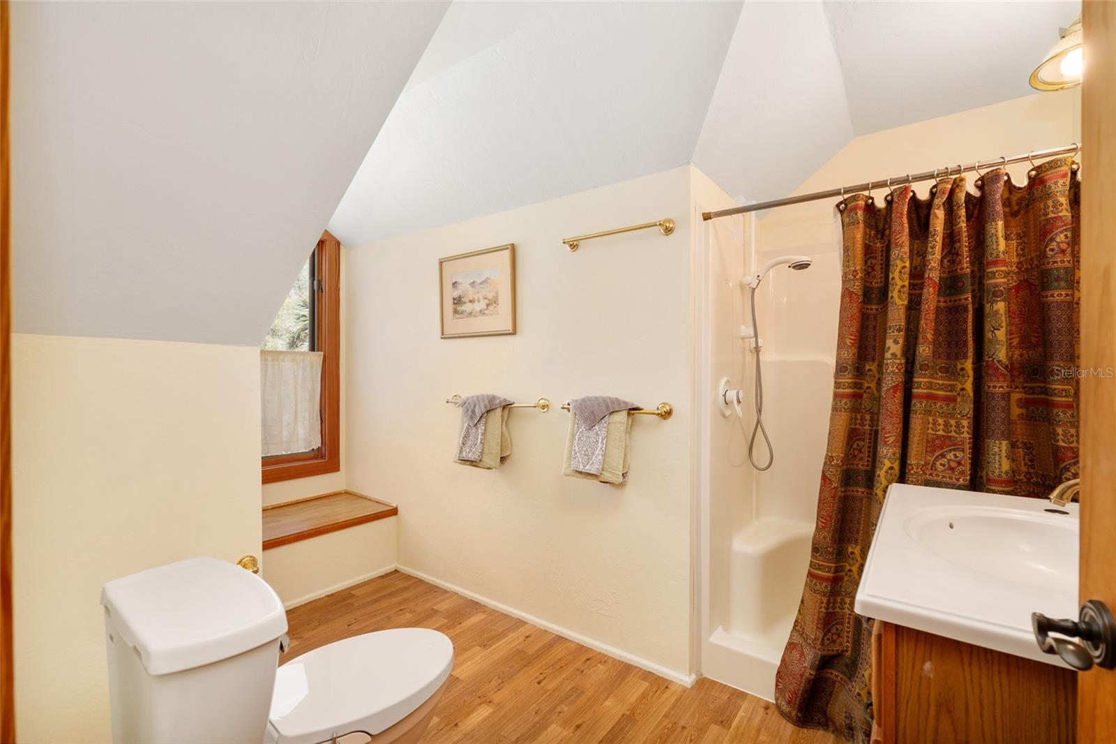 Image 64 of 88 For 21736 75th Avenue Road