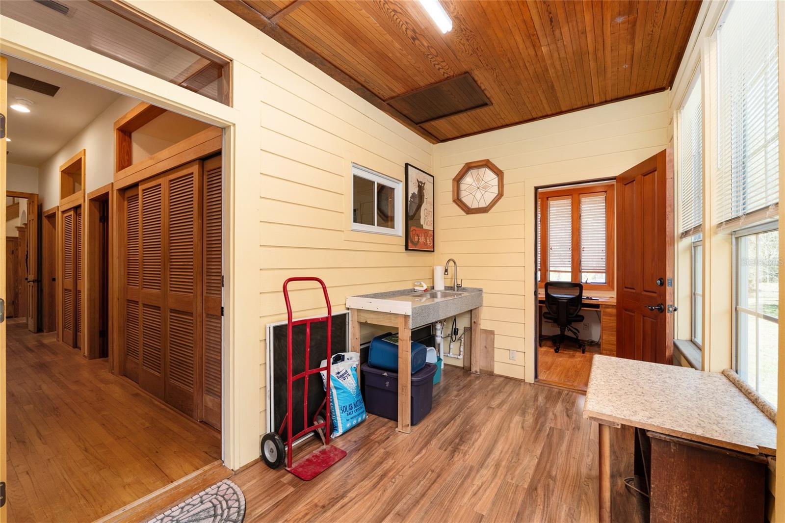 Image 70 of 88 For 21736 75th Avenue Road