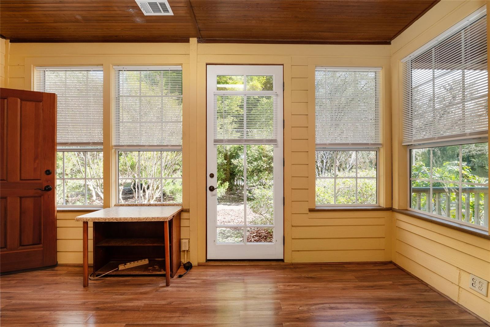 Image 71 of 88 For 21736 75th Avenue Road