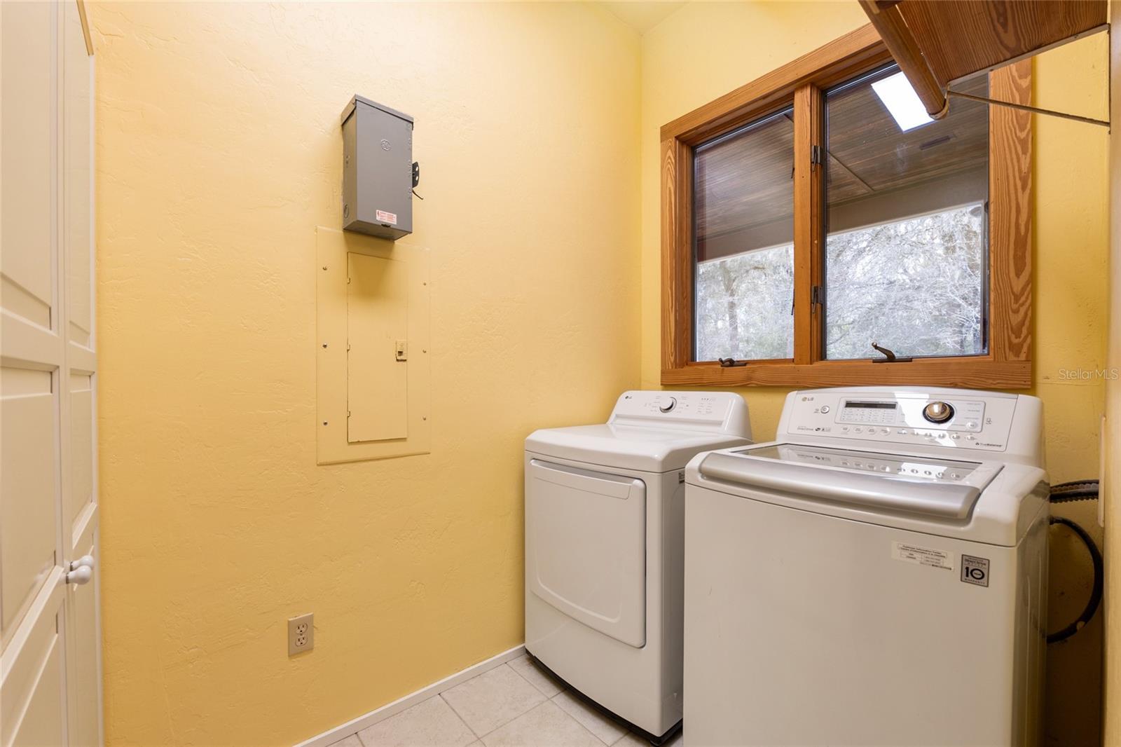 Image 73 of 88 For 21736 75th Avenue Road