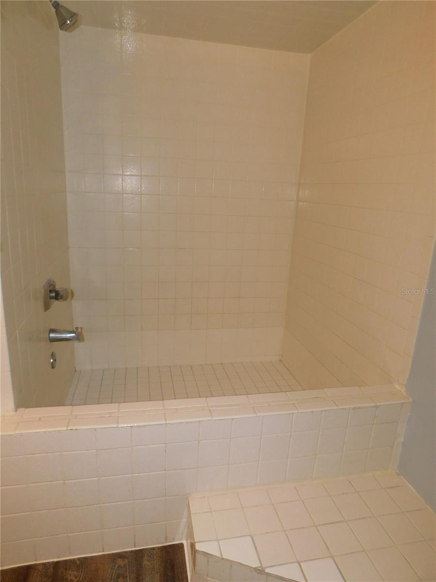 Image 11 of 15 For 4304 17th Terrace