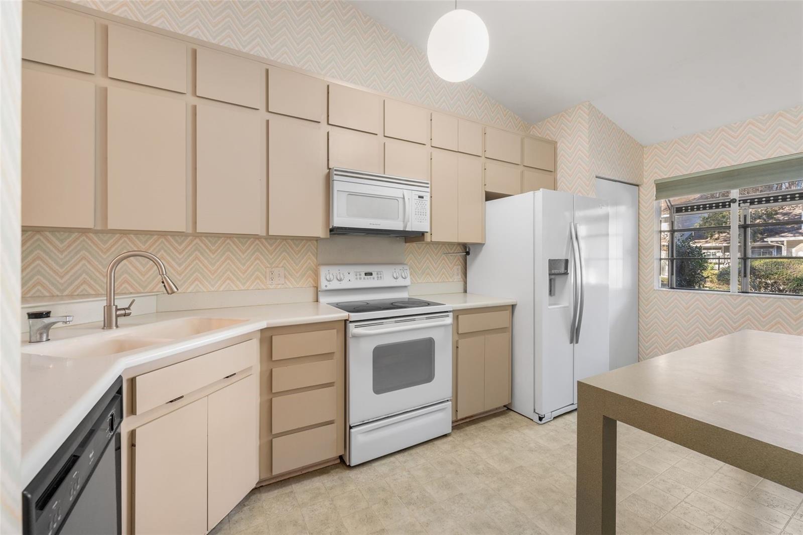 Image 4 of 29 For 815 51st Way 815