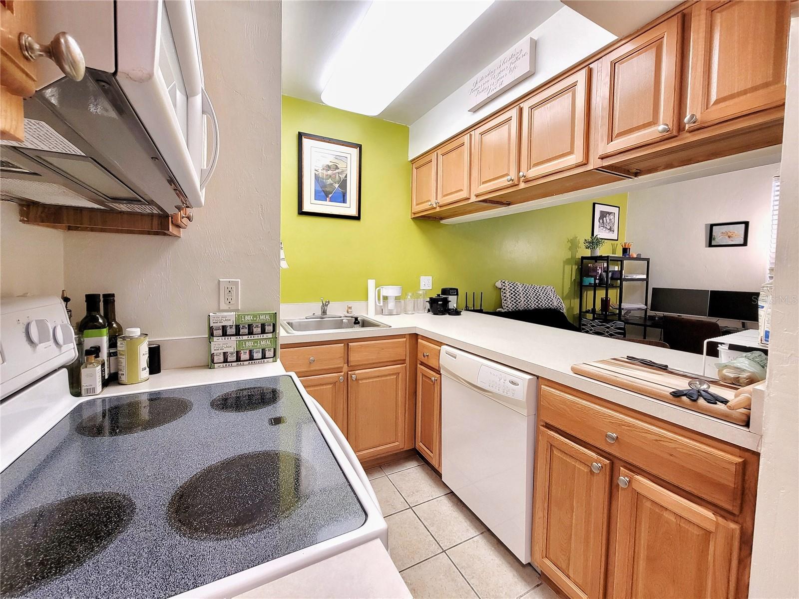 Image 11 of 16 For 1220 1st Avenue 209