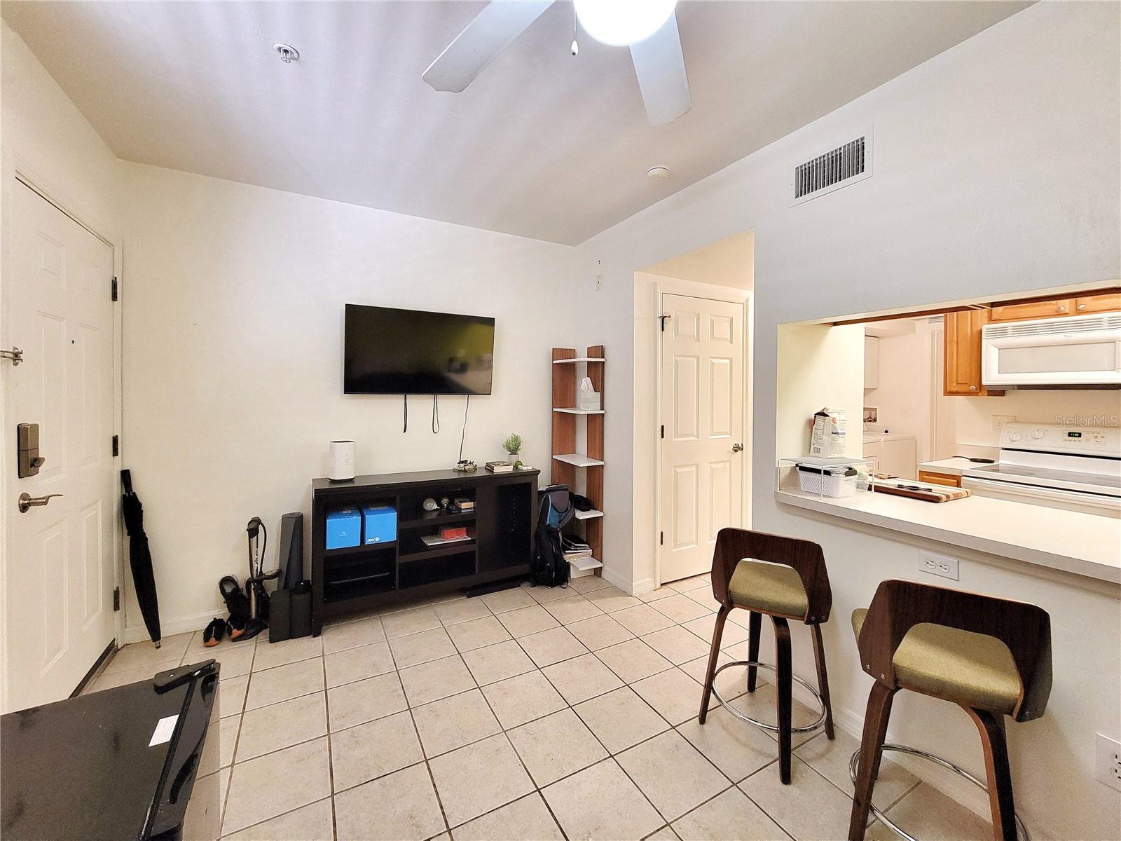 Image 6 of 16 For 1220 1st Avenue 209