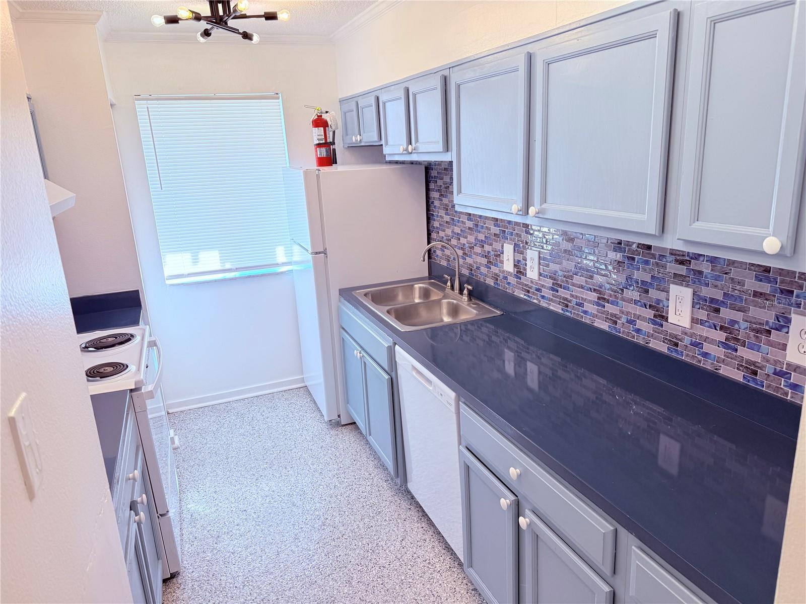 Image 10 of 24 For 6519 Newberry Road 307