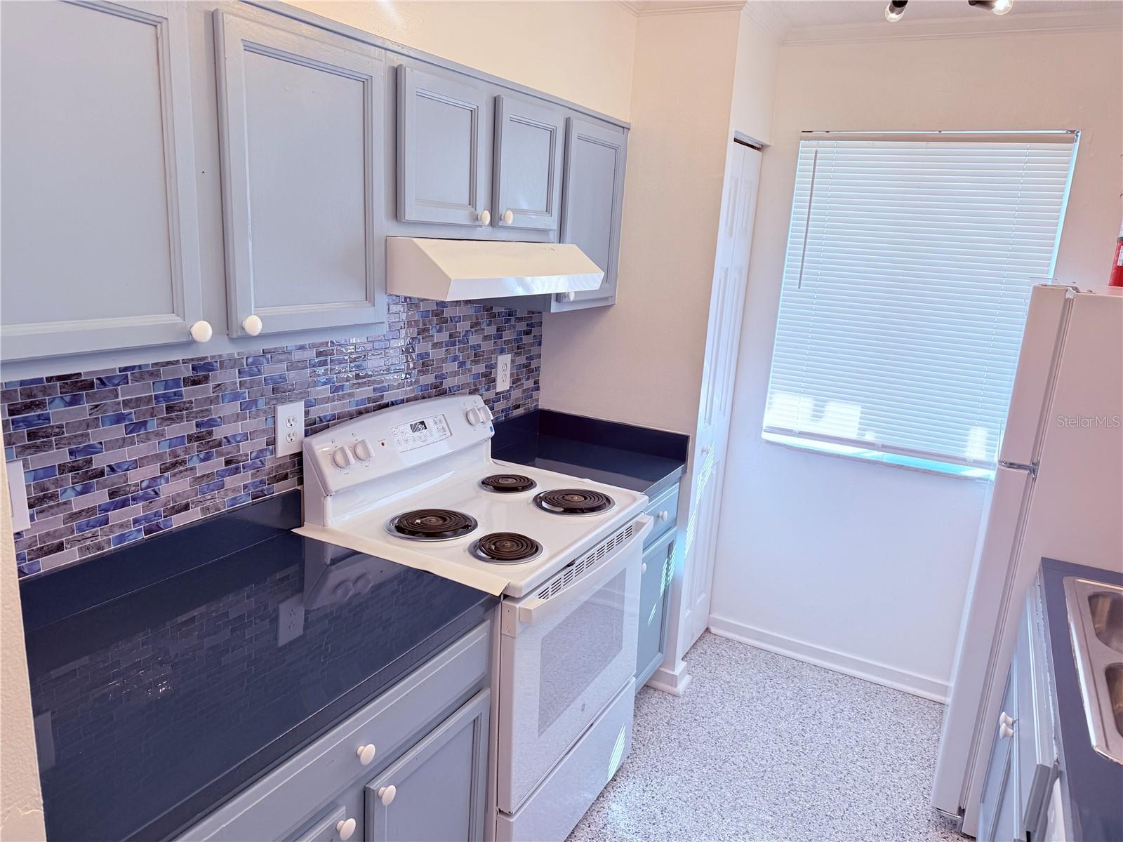 Image 11 of 24 For 6519 Newberry Road 307