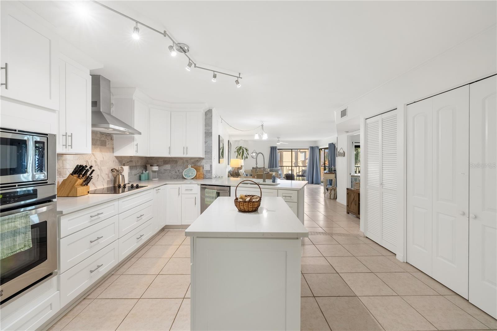 Image 20 of 41 For 205 Pacifica Vista Way 205