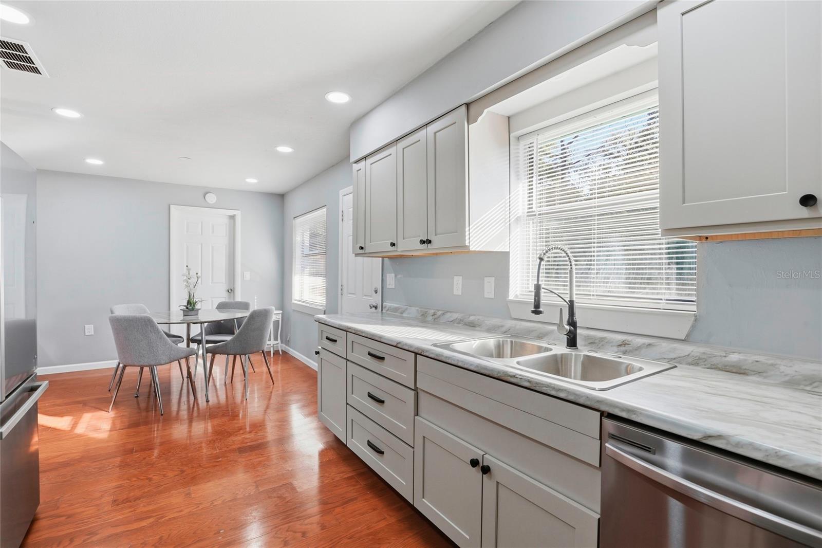 Image 15 of 26 For 1103 4th Avenue