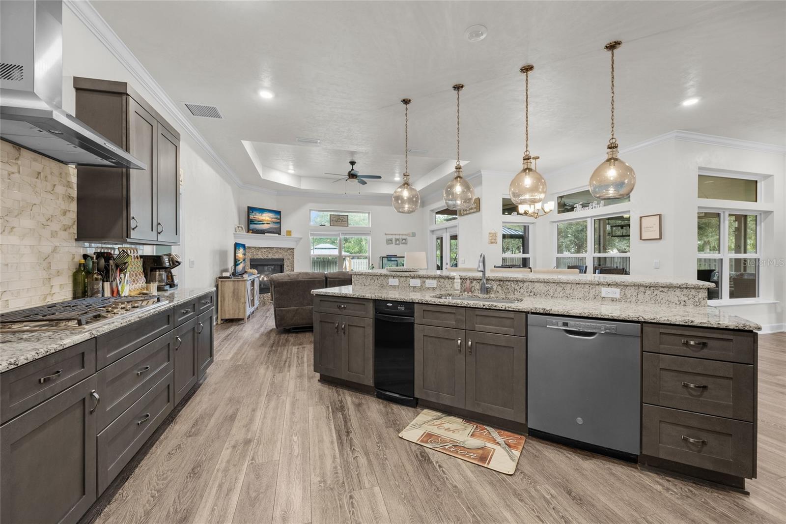 Listing photo id 10 for 13672 26th Avenue