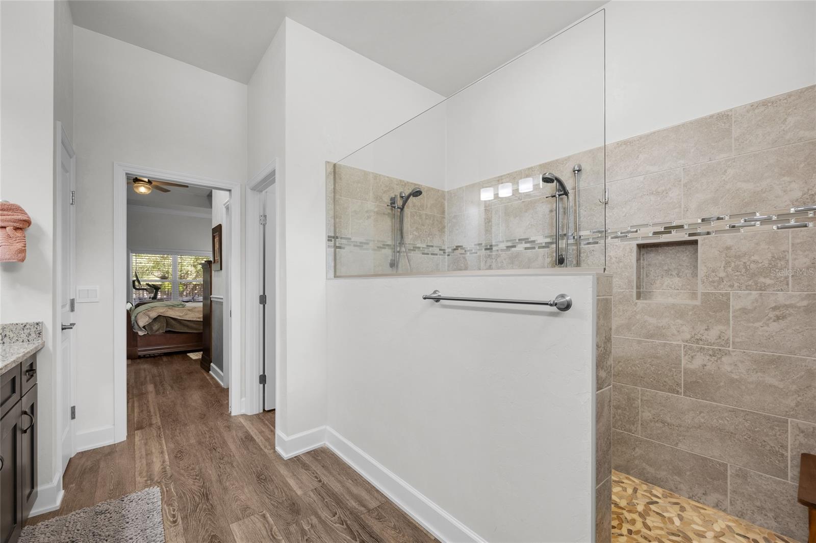 Listing photo id 16 for 13672 26th Avenue