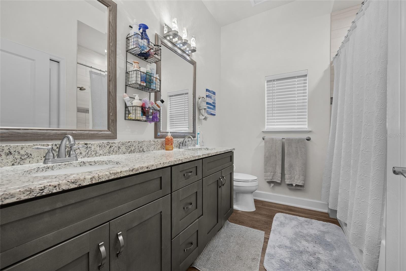 Listing photo id 18 for 13672 26th Avenue