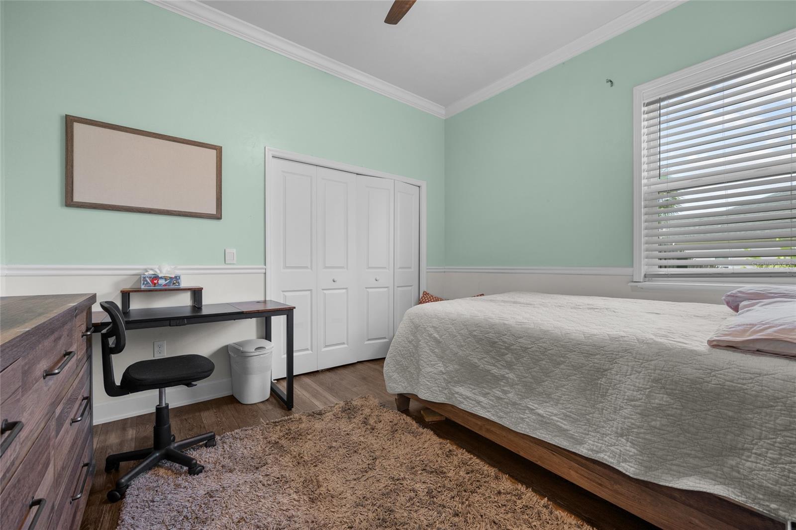 Listing photo id 19 for 13672 26th Avenue