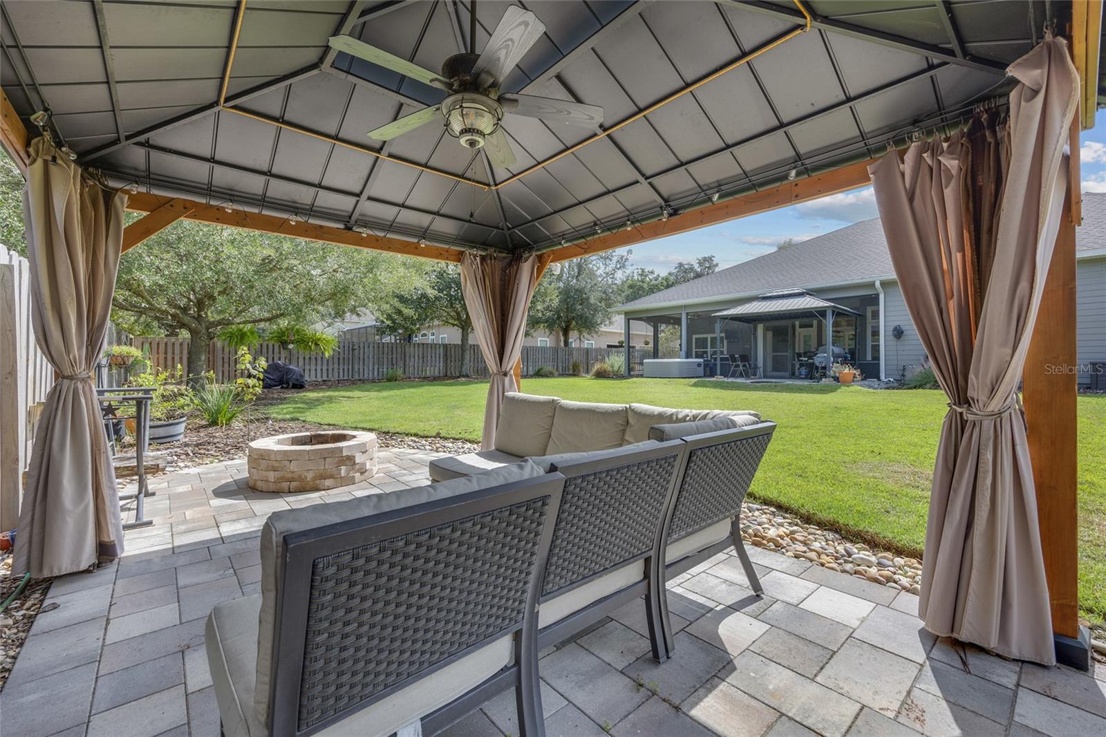 Listing photo id 27 for 13672 26th Avenue