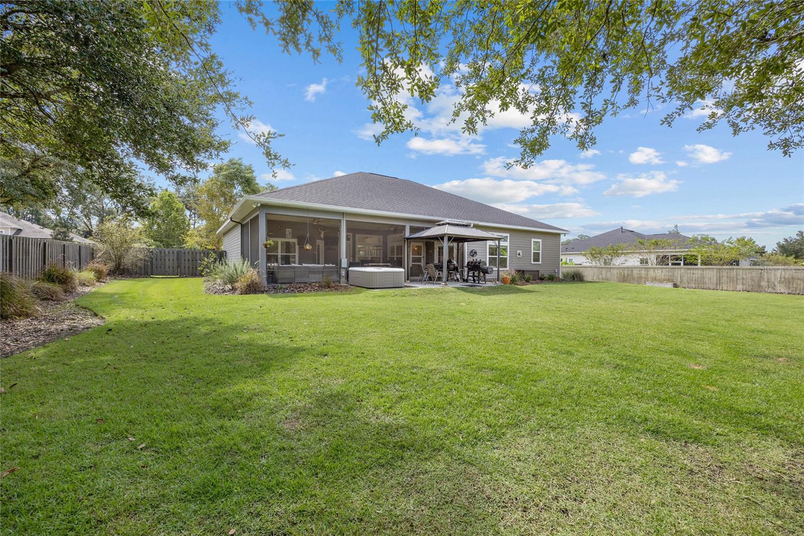 Listing photo id 29 for 13672 26th Avenue