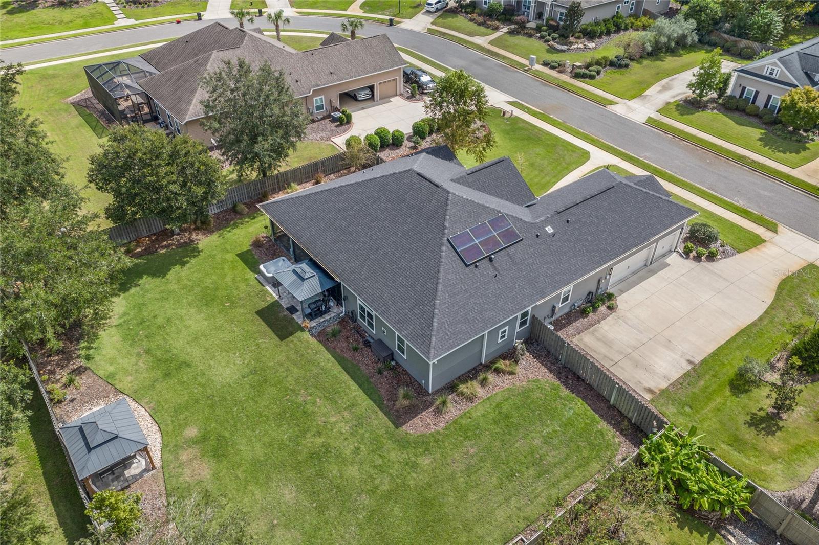 Listing photo id 30 for 13672 26th Avenue