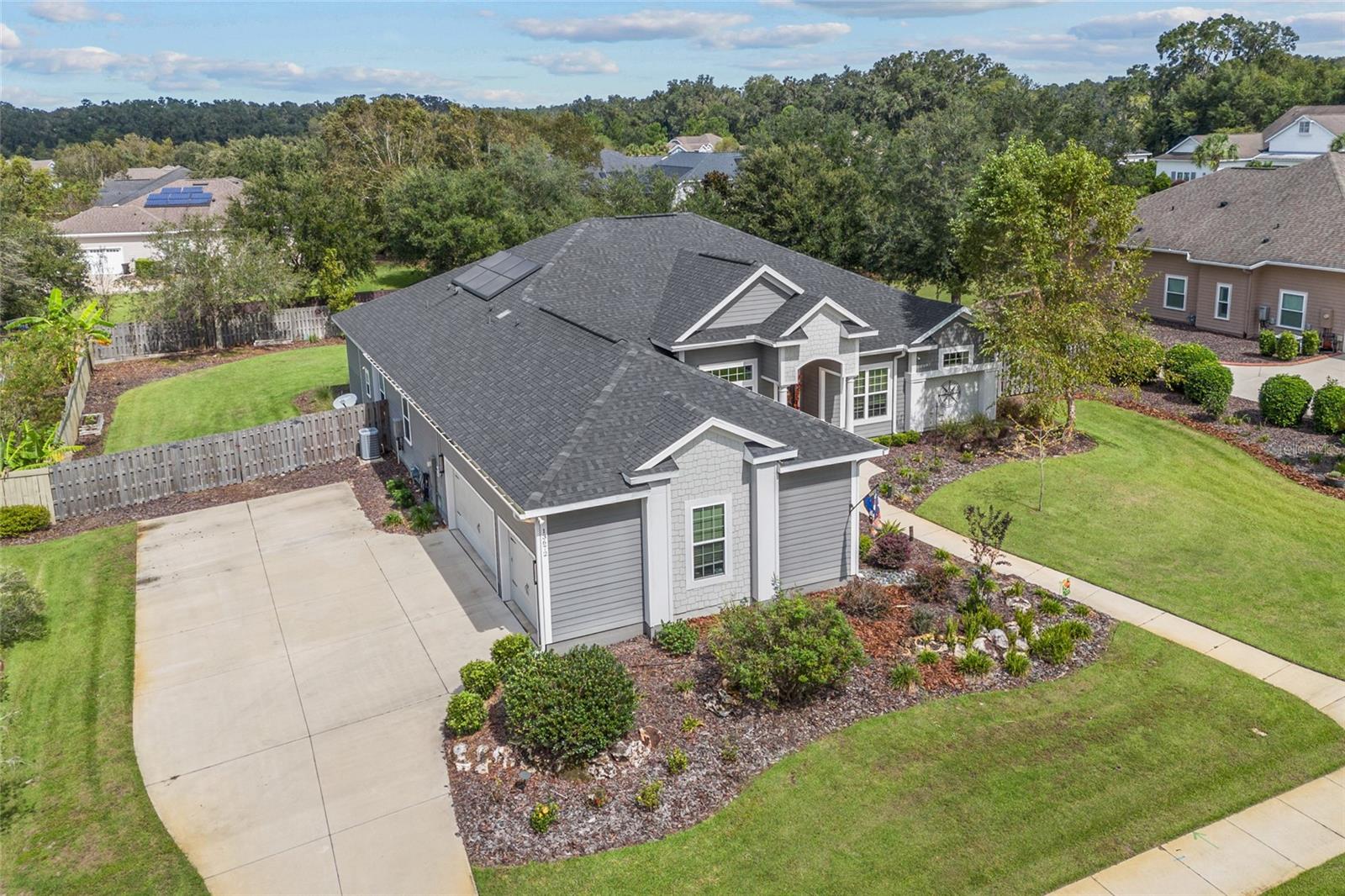 Listing photo id 34 for 13672 26th Avenue