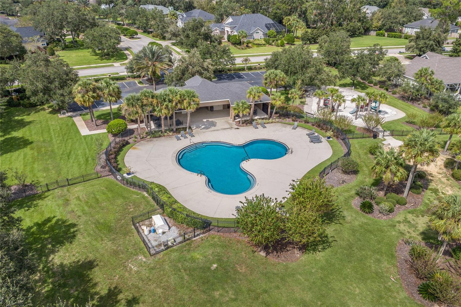 Listing photo id 38 for 13672 26th Avenue