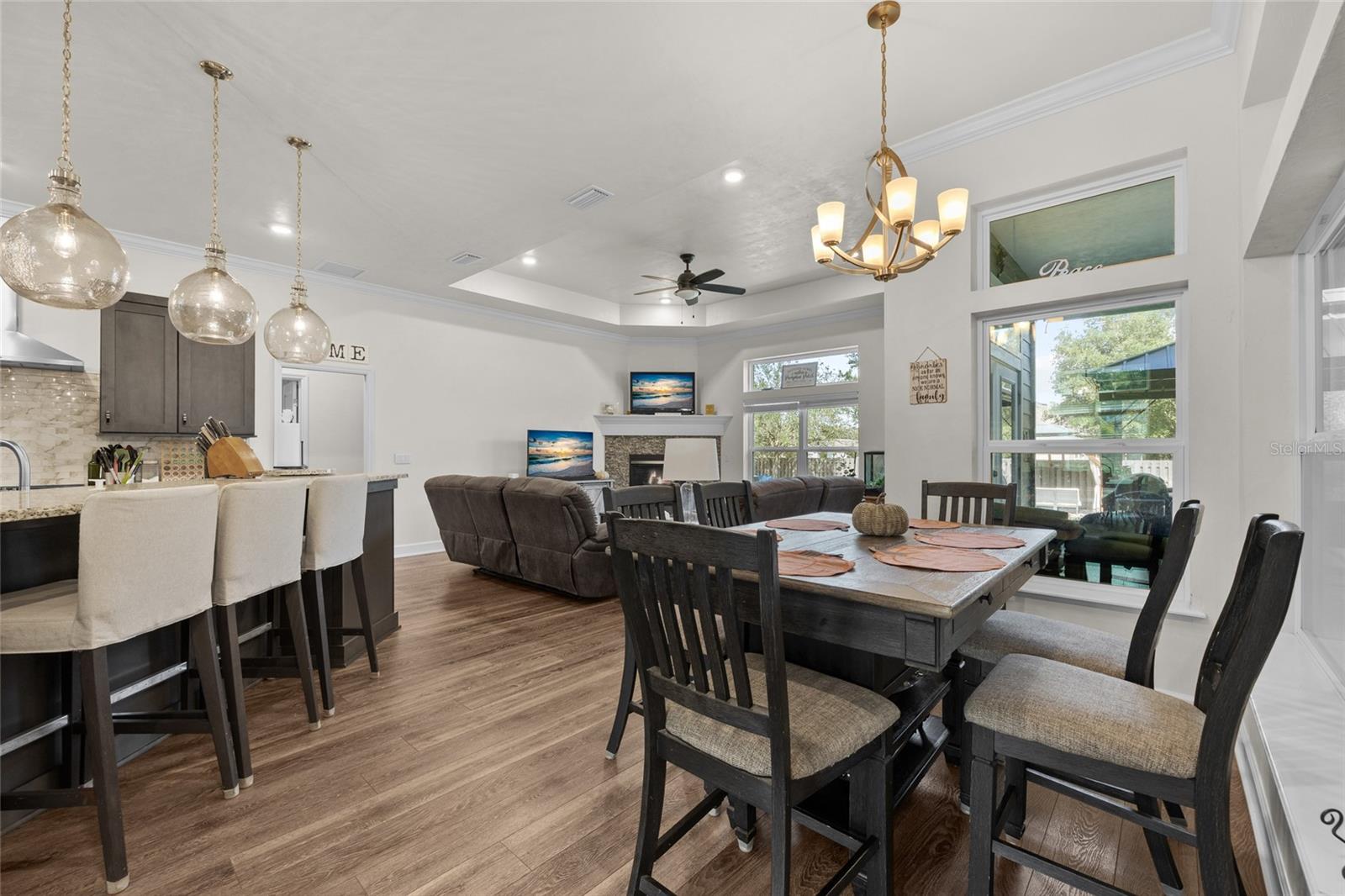 Listing photo id 3 for 13672 26th Avenue