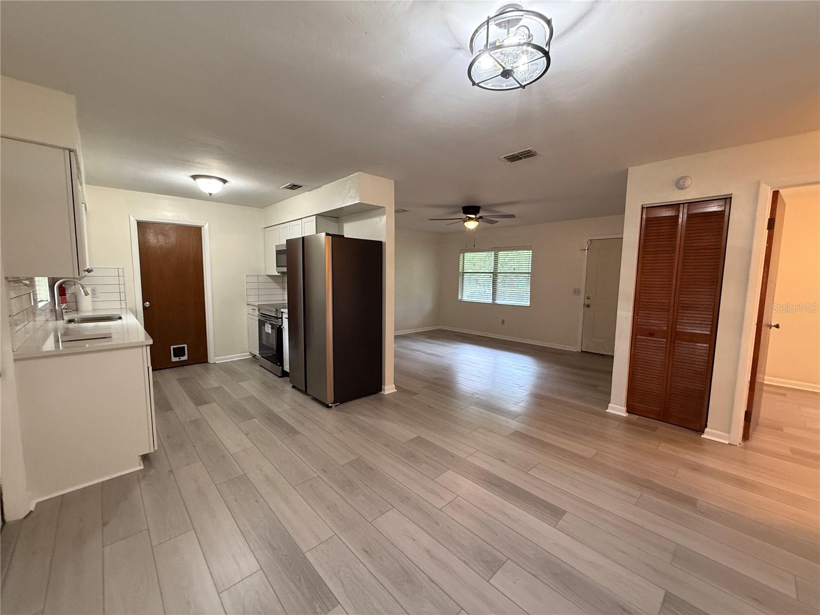 Image 11 of 41 For 15615 138th Drive