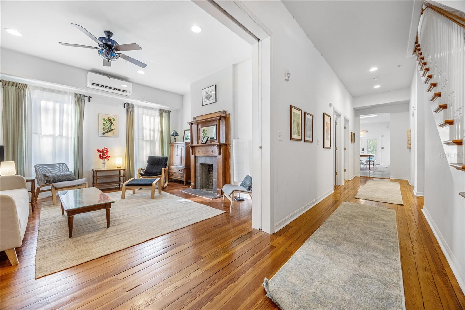 Image 10 of 63 For 728 University Avenue