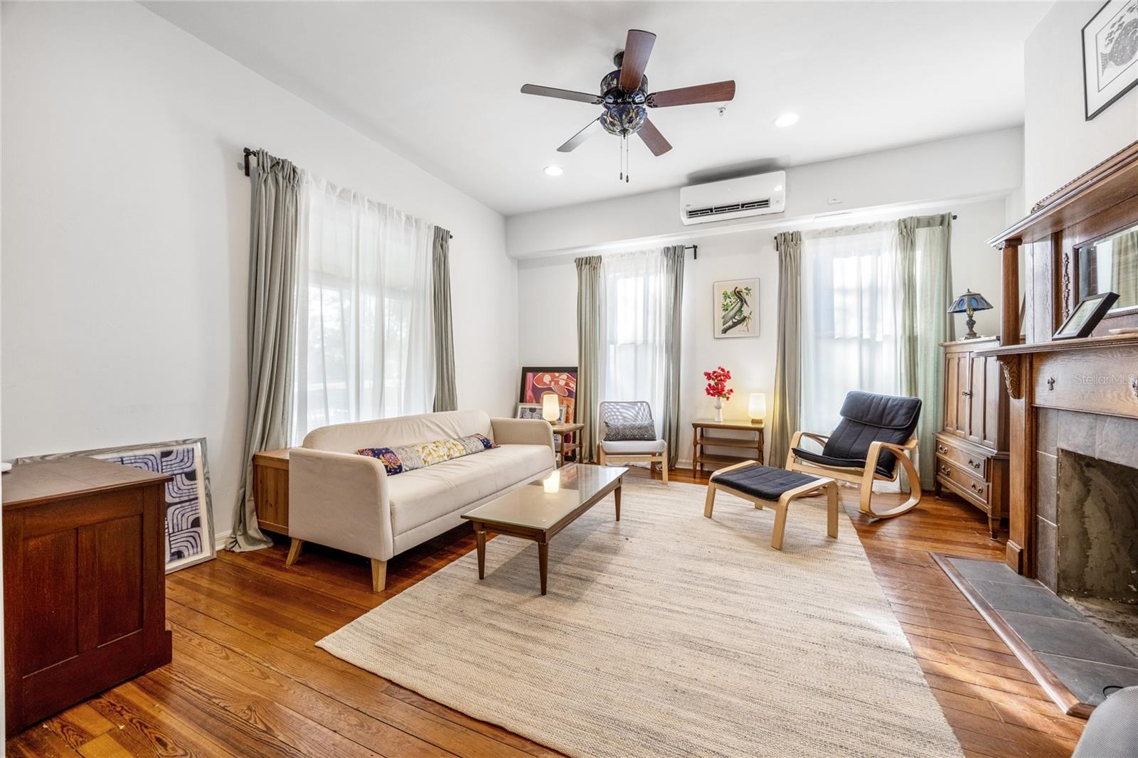 Image 12 of 63 For 728 University Avenue