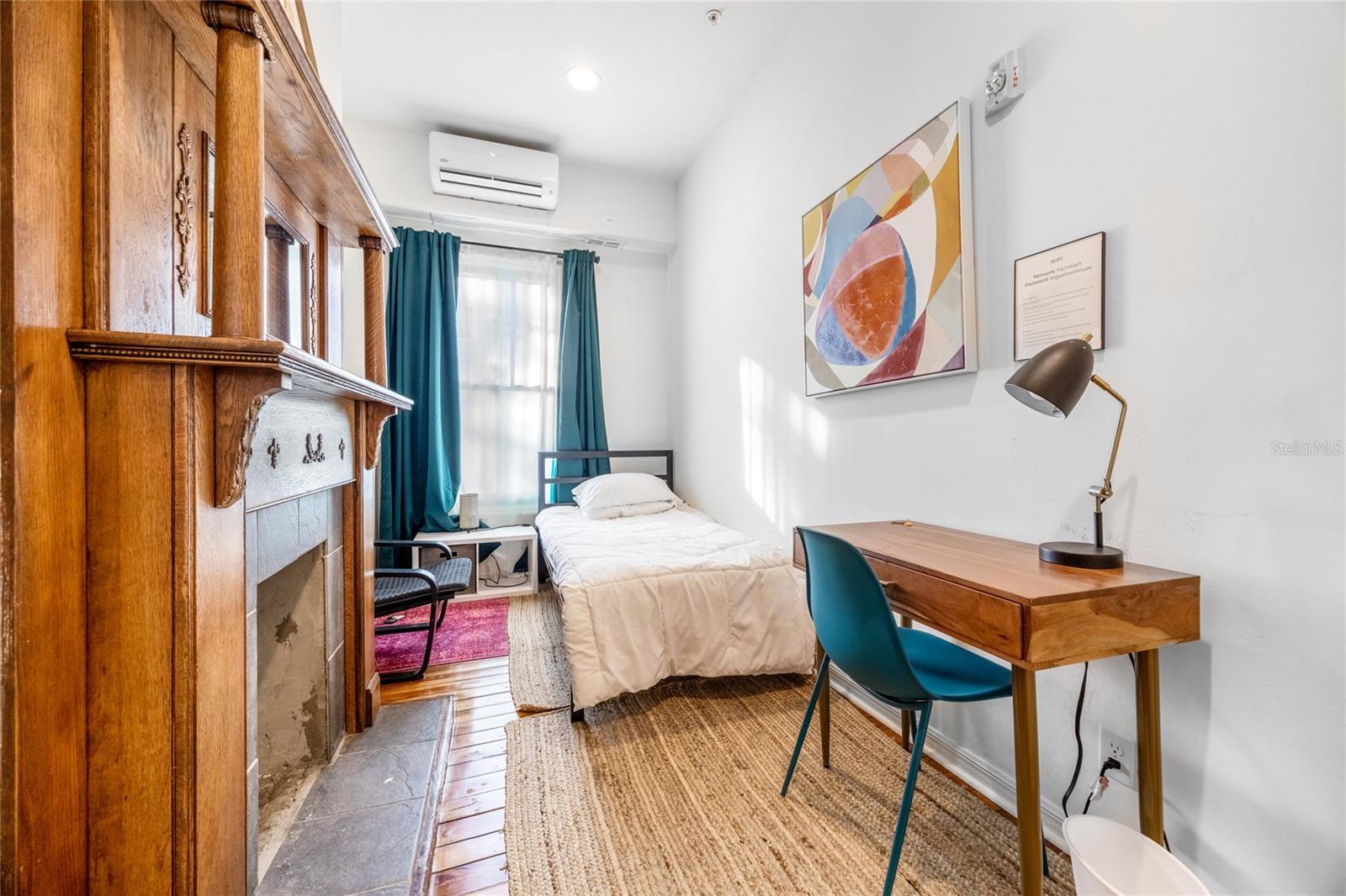 Image 16 of 63 For 728 University Avenue