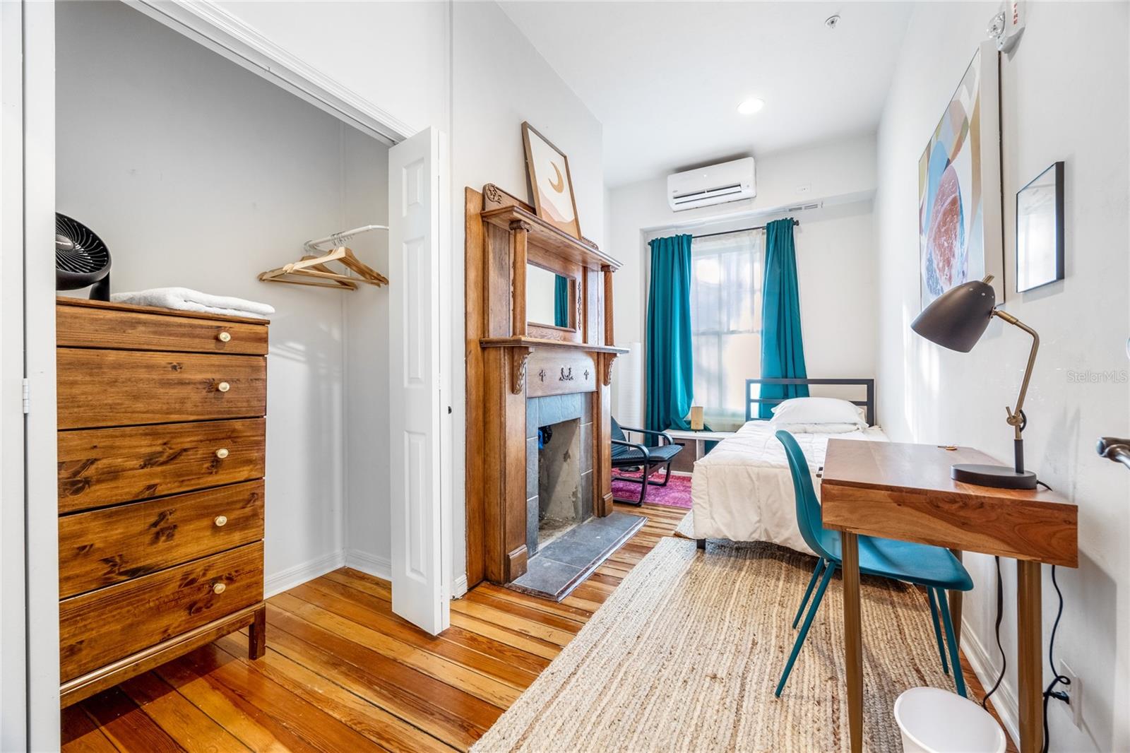 Image 17 of 63 For 728 University Avenue