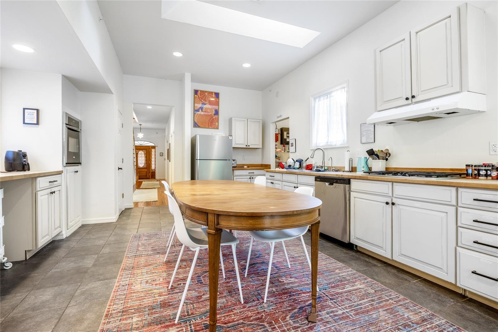 Image 28 of 63 For 728 University Avenue