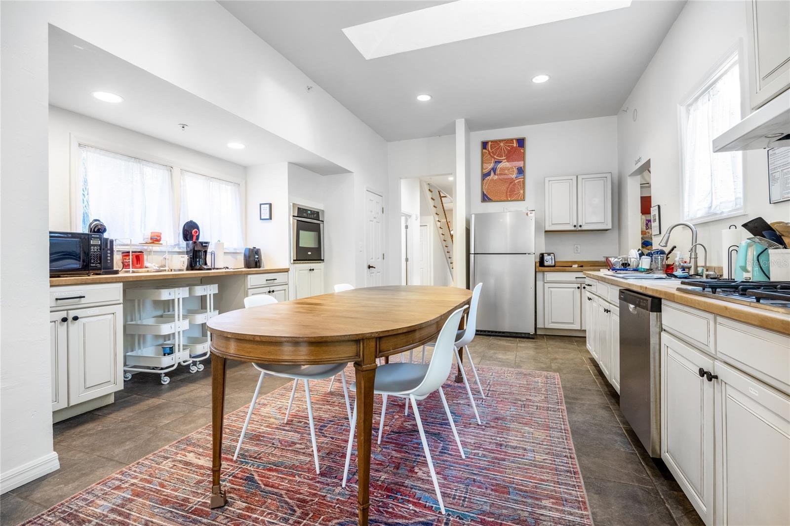 Image 29 of 63 For 728 University Avenue