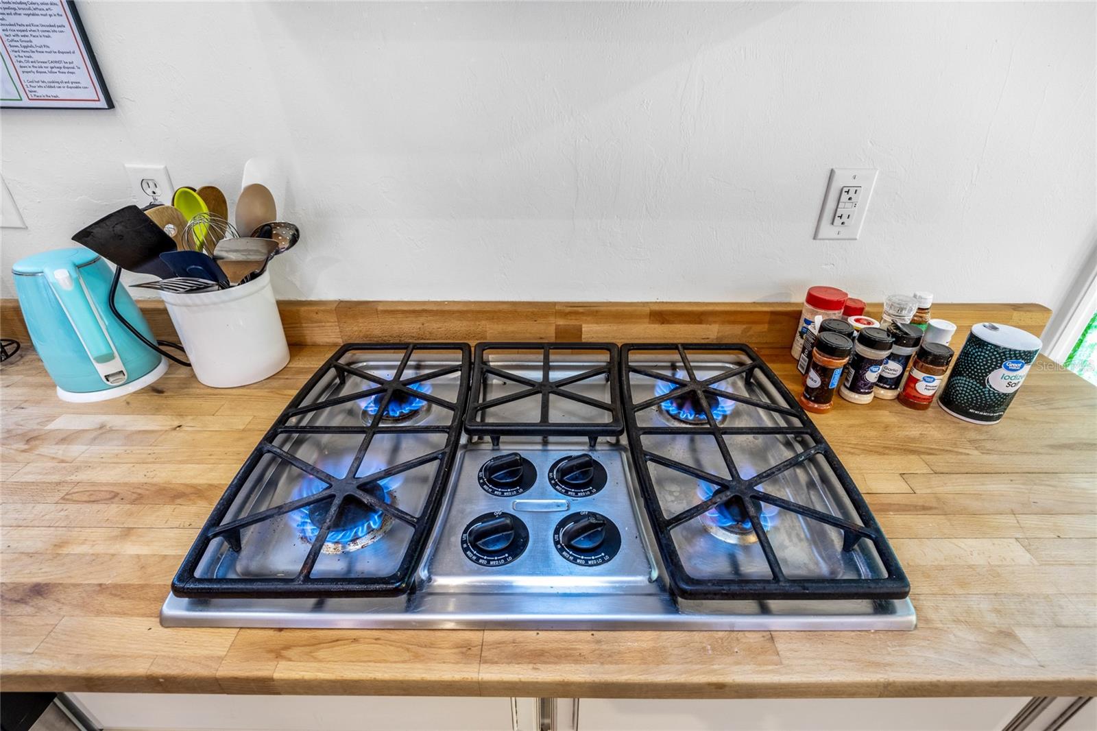 Image 30 of 63 For 728 University Avenue