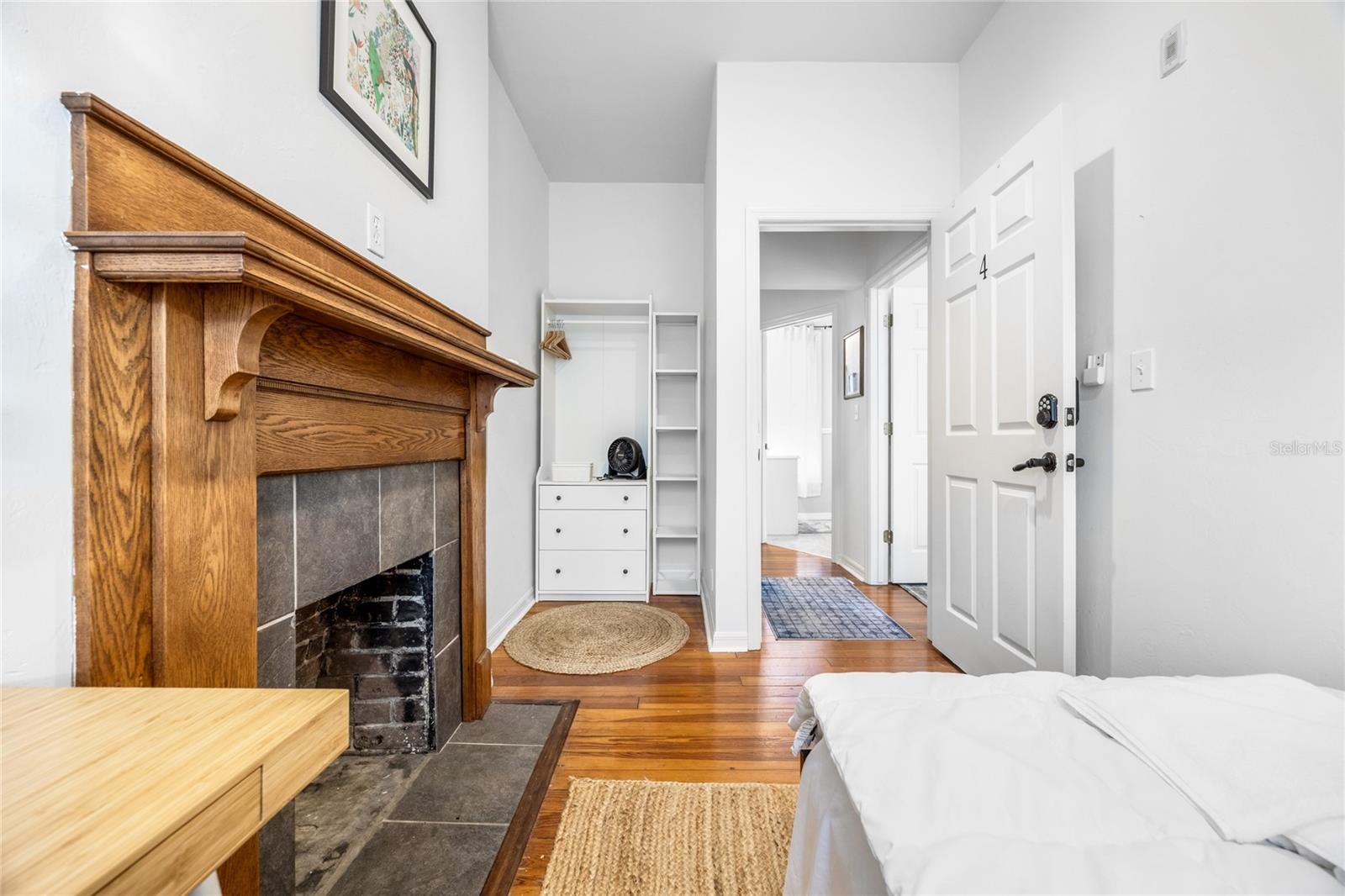 Image 38 of 63 For 728 University Avenue