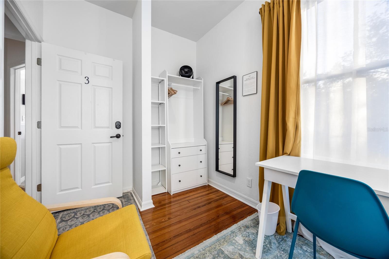 Image 44 of 63 For 728 University Avenue