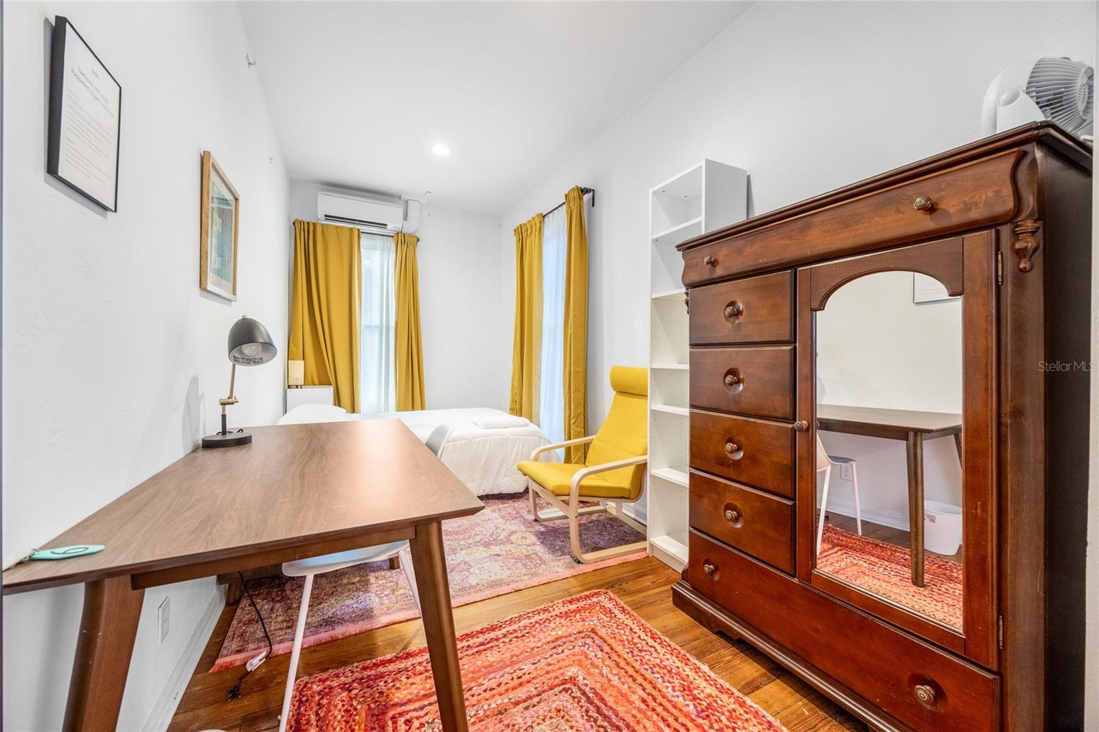 Image 47 of 63 For 728 University Avenue