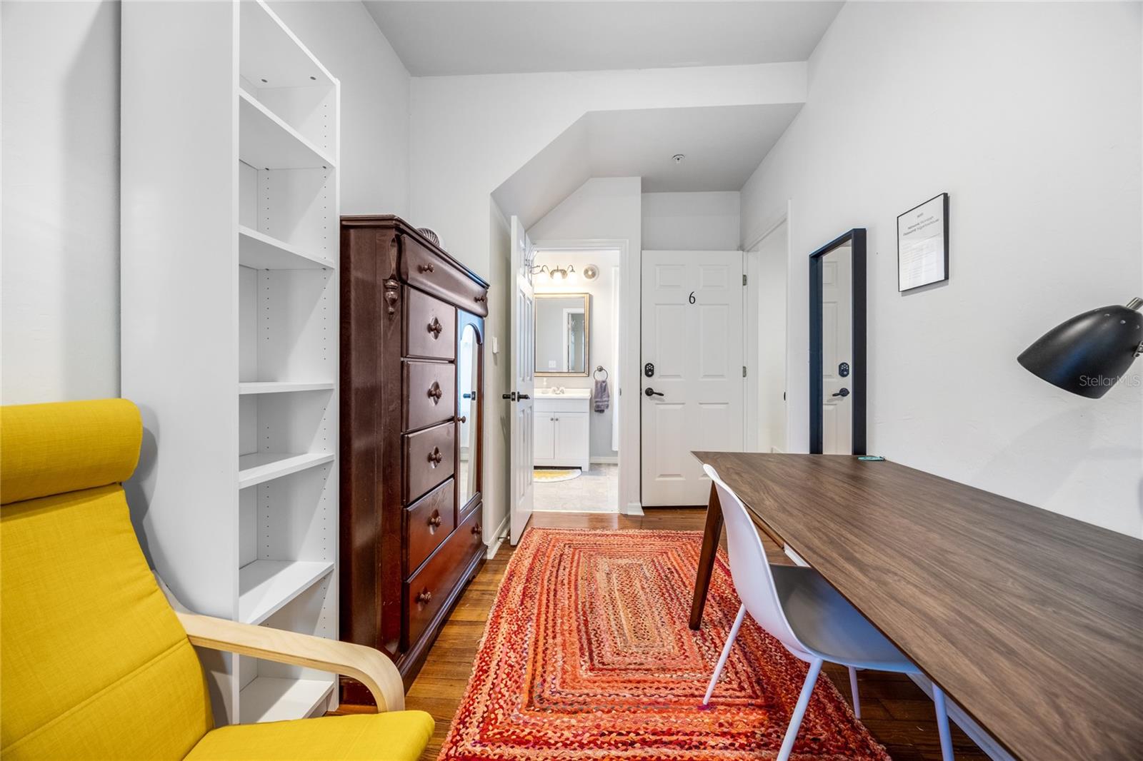 Image 48 of 63 For 728 University Avenue