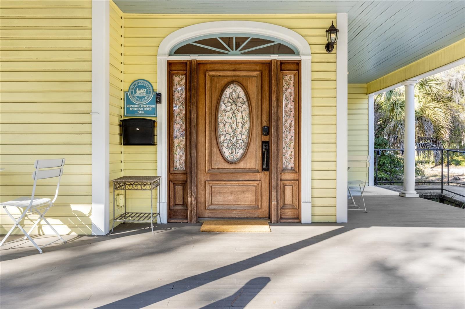 Image 6 of 63 For 728 University Avenue