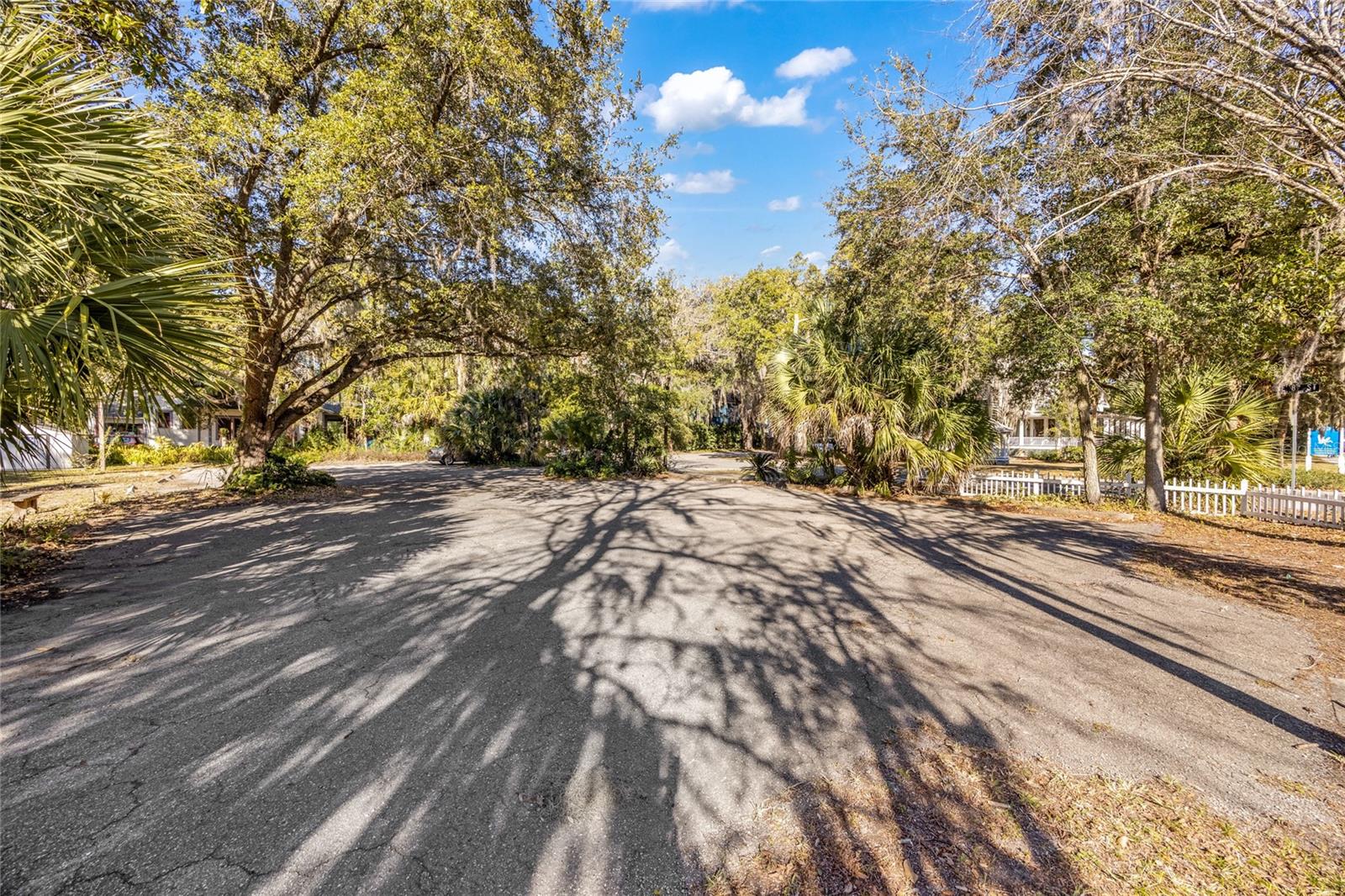 Image 62 of 63 For 728 University Avenue