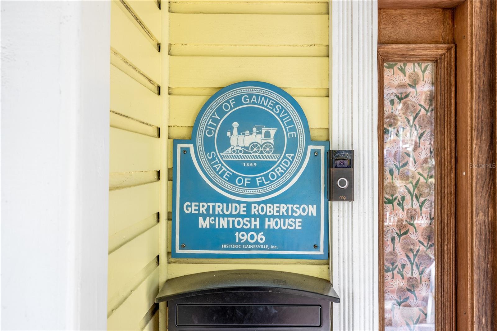 Image 7 of 63 For 728 University Avenue