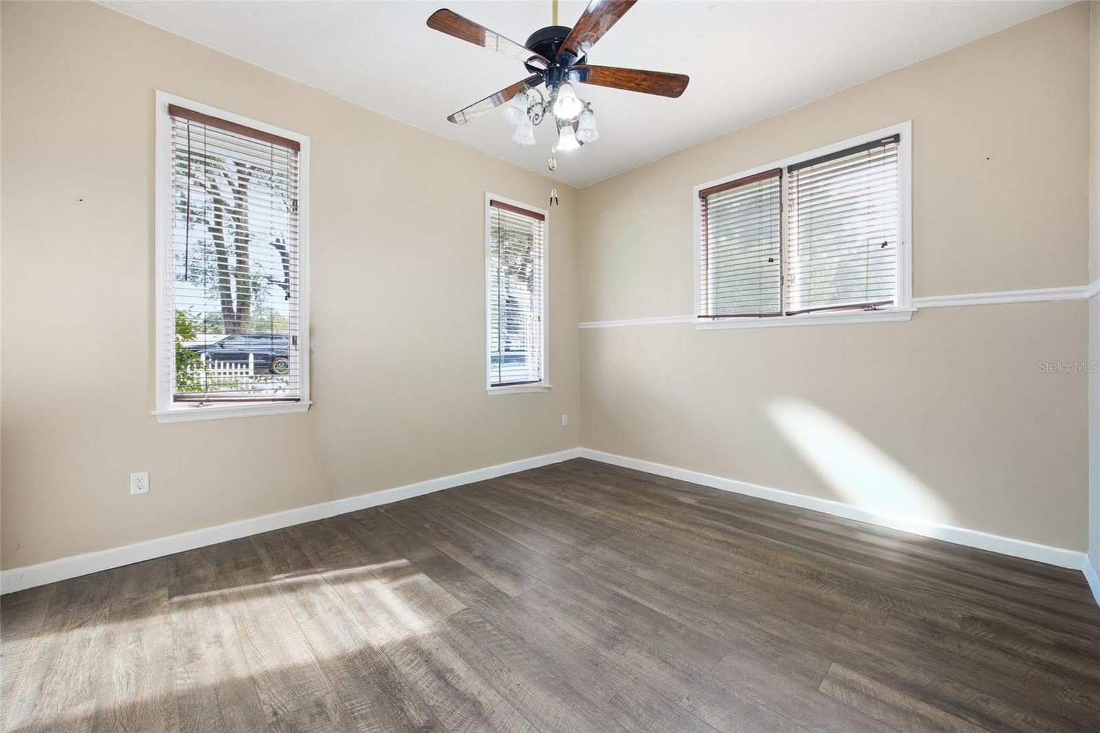 Image 10 of 59 For 10400 101st Avenue Road